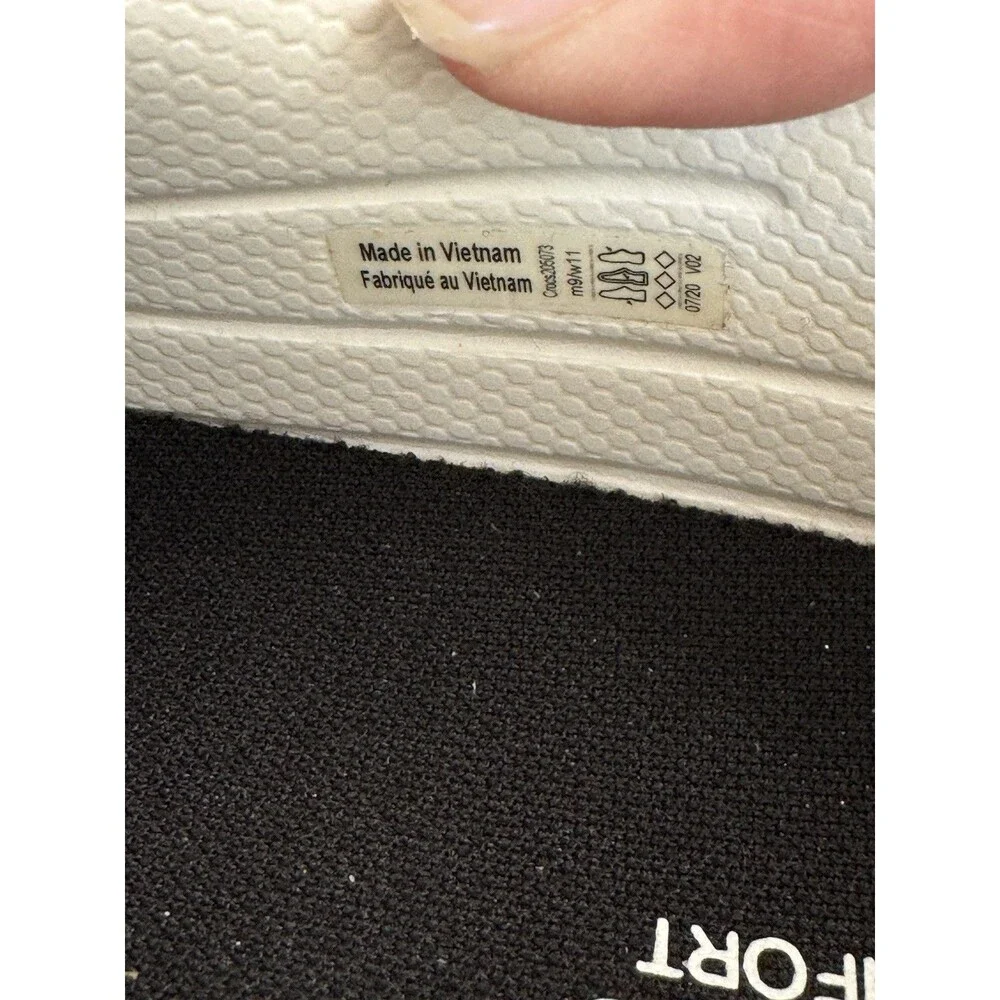NWT Crocs 205073 On The Clock Slip Resistant Shoes Work Slip On White M9 W11